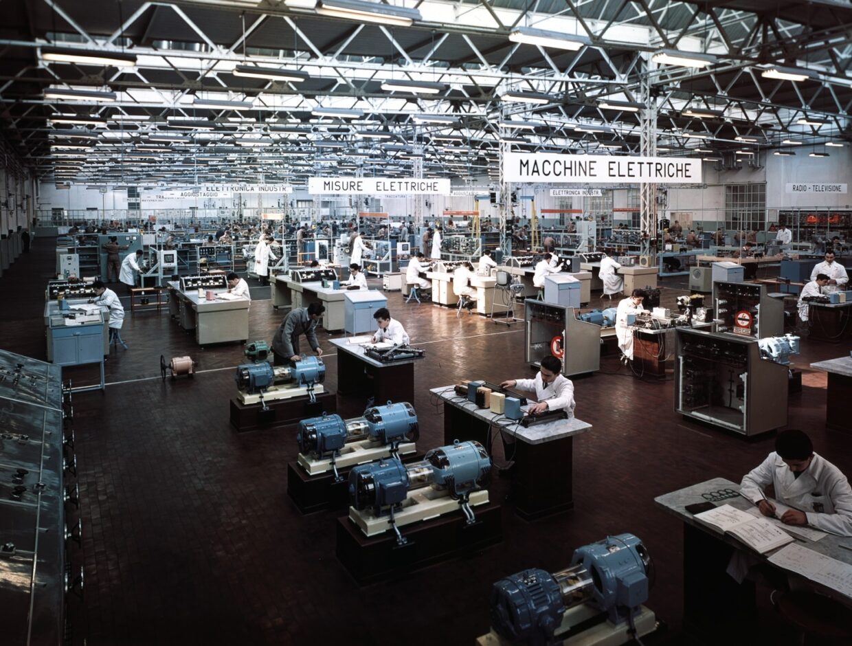 1964. Scuola Centrale Allievi Fiat G.Agnelli di C.so Dante - officina macchine elettriche. - ITCSFFTC132601314004